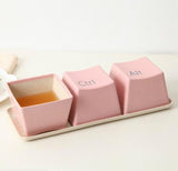 Service pour geek, trois pièces en forme touches de clavier + son plat libclic.com