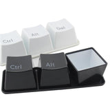 Service pour geek, trois pièces en forme touches de clavier + son plat libclic.com